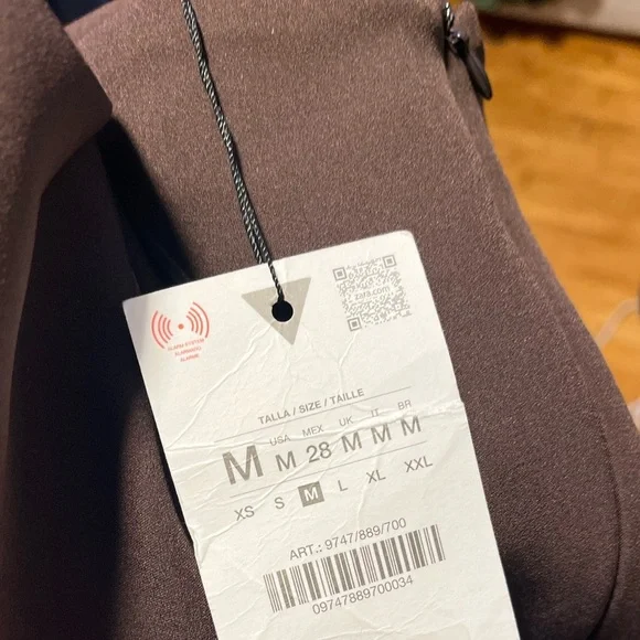 NWT ZARA VIRAL OPEN-BACK CREPE DRESS 
🚨FIRM PRICE NO DISCOUNT  ON THIS DRESS - Picture 8 of 16